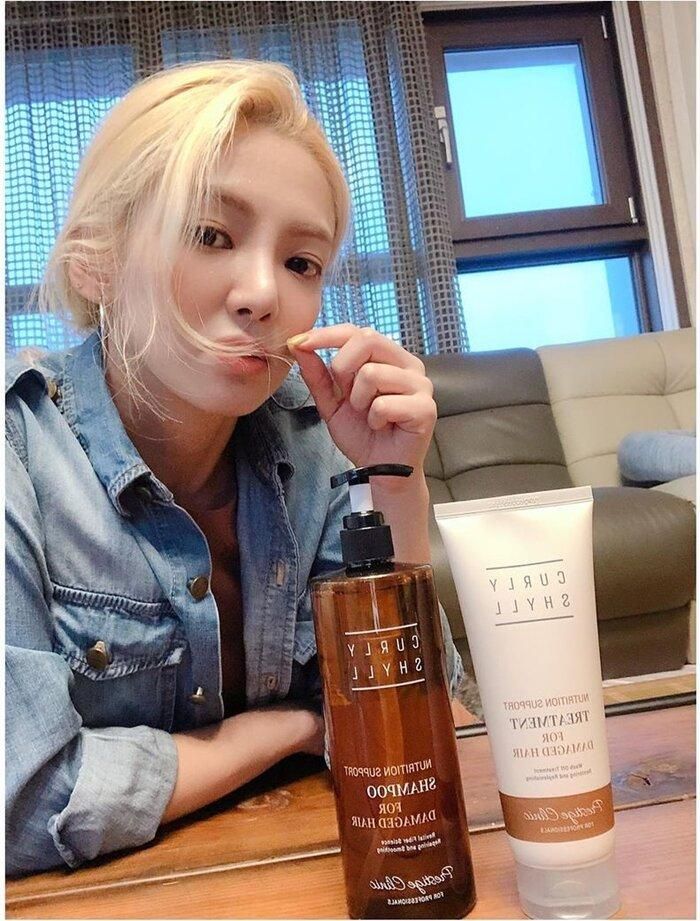 Hyo khoe bộ dưỡng tóc trên insta.