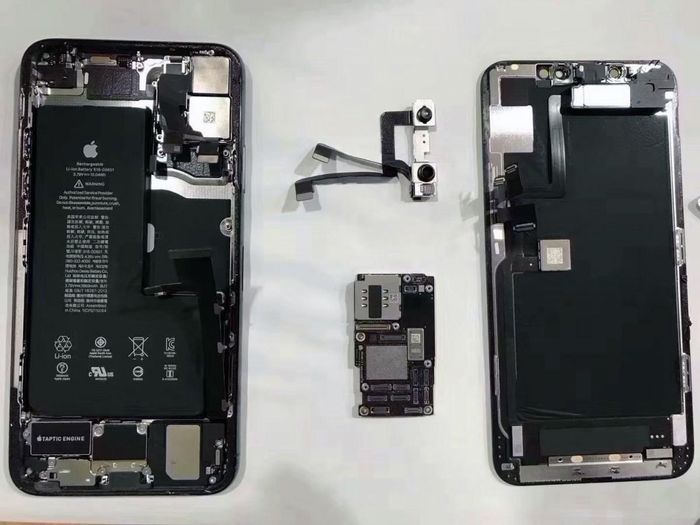 Hình ảnh đầu tiên về phần "ruột" iPhone 11 Pro Max