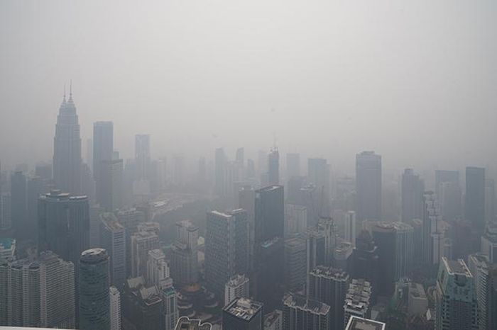 Chất lượng không khí ở một số khu vực tại Malaysia đã ở mức không an toàn cho sức khỏe. Ảnh: AP