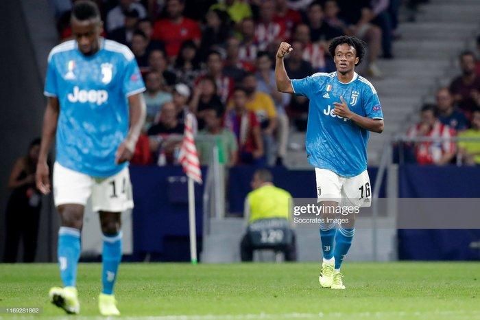  Phút 48, Juan Cuadrado mở màn cho cơn mưa bàn thắng tại Wanda Metropolitano bằng pha dứt điểm không thể cản phá, tung lưới thủ thành Oblak. Pha bóng xuất phát từ pha xử lý kỹ thuật của Ronaldo bên hành lang cánh phải.