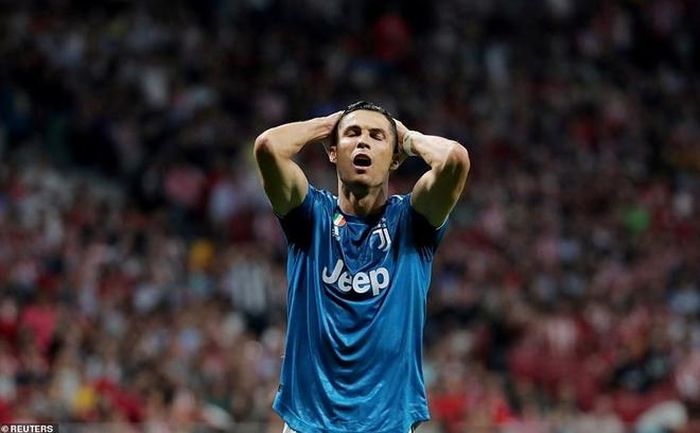 CR7 "tịt ngòi" trong trận đấu hôm nay nhưng vẫn là tâm điểm của trận đấu.