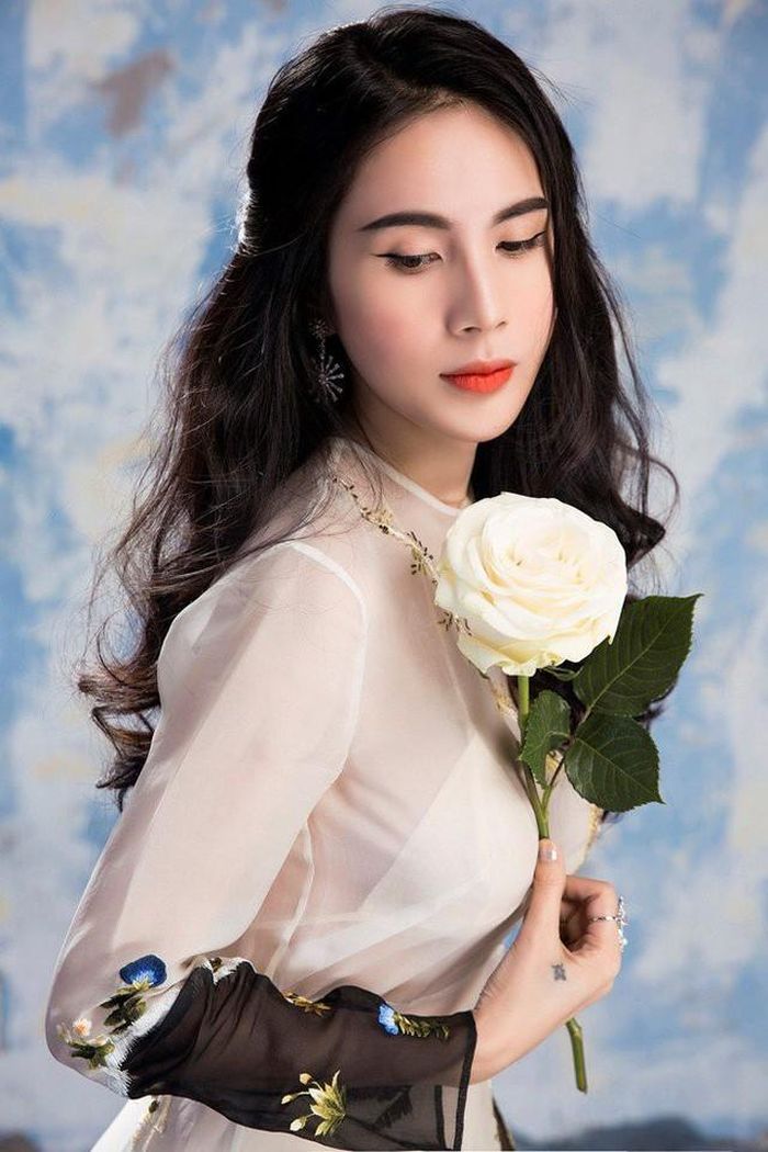 Sau khi Ngô Thanh Vân ngừng hợp tác, ca sĩ Thủy Tiên là "bóng hồng" tiếp theo của nhạc sĩ Quốc Bảo