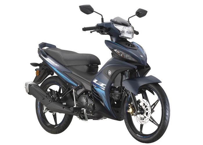 Các khe gió bên hông tạo cái nhìn thể thao hơn, nắp bảo vệ động cơ được thiết kế mới và mặt đồng hồ được nâng cấp.