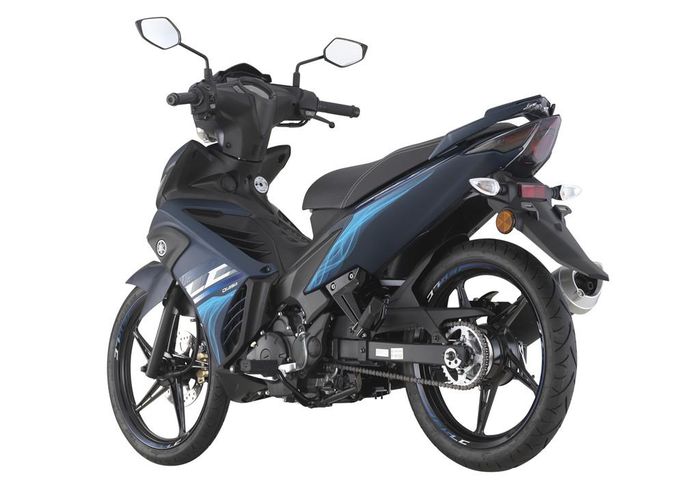 Yamaha 135LC SE có khối lượng khô được tuyên bố là 105 kg và chiều cao yên 775 mm.