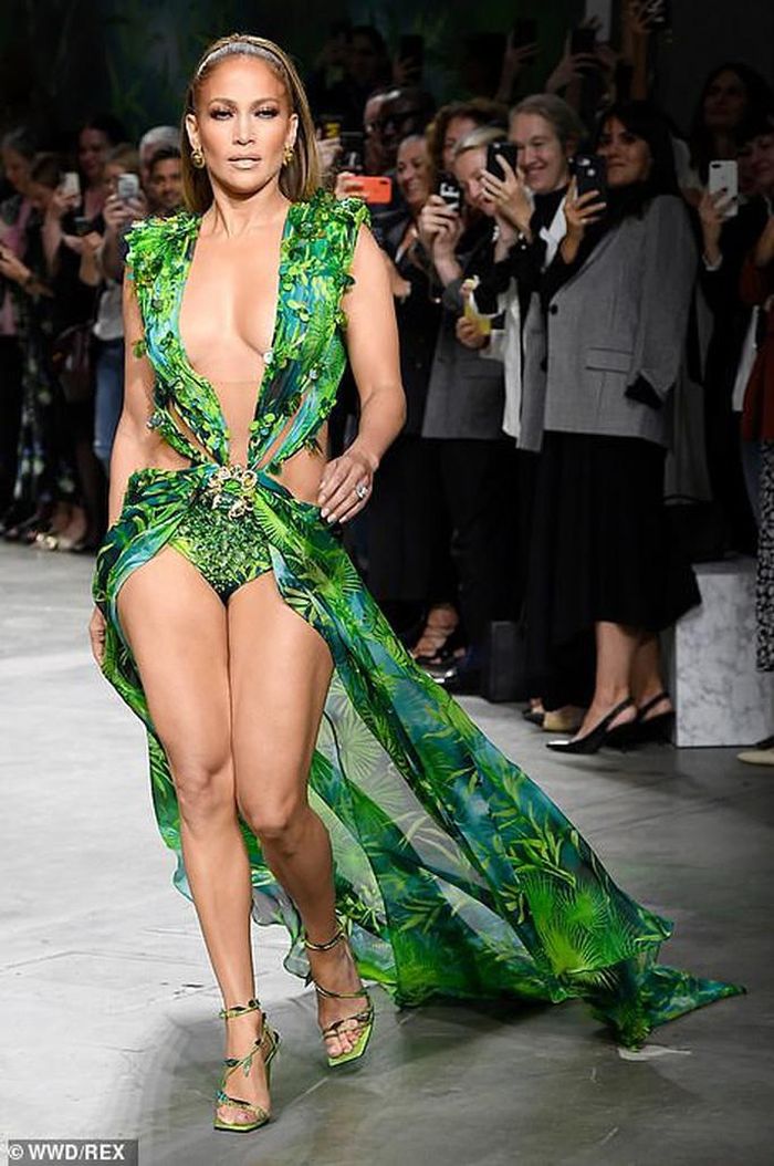 Jennifer Lopez trình diễn chuyên nghiệp