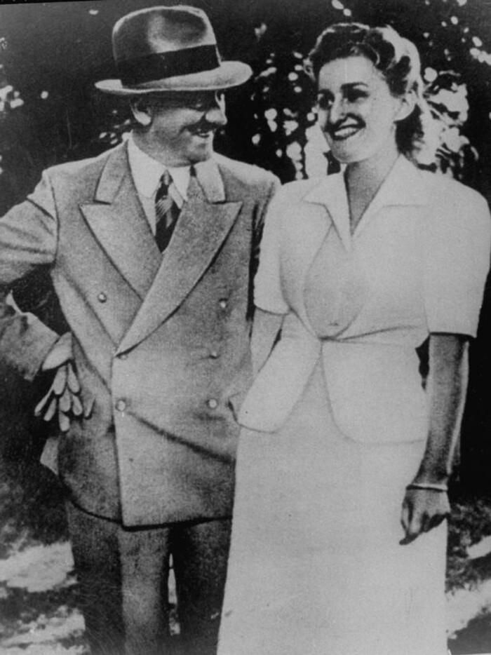 Hitler và vợ Eva Braun.