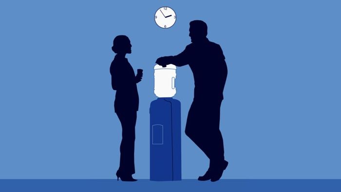 Ít người muốn công khai tình cảm văn phòng. Ảnh: Medium.