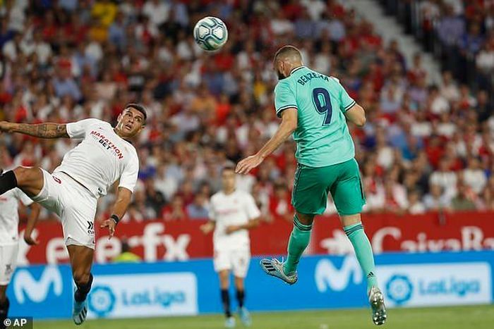 Pha đánh đầu của Benzema ở phút 87