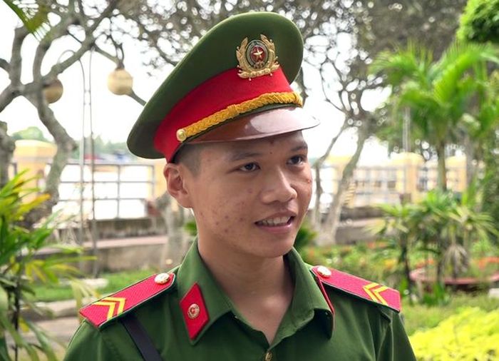 Chiến sĩ Bùi Minh Đức (Ảnh: CAND).