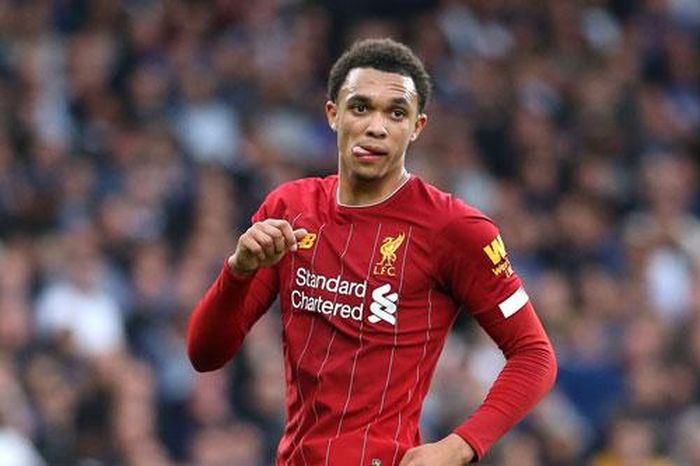 Hậu vệ phải: Trent Alexander-Arnold (Liverpool).