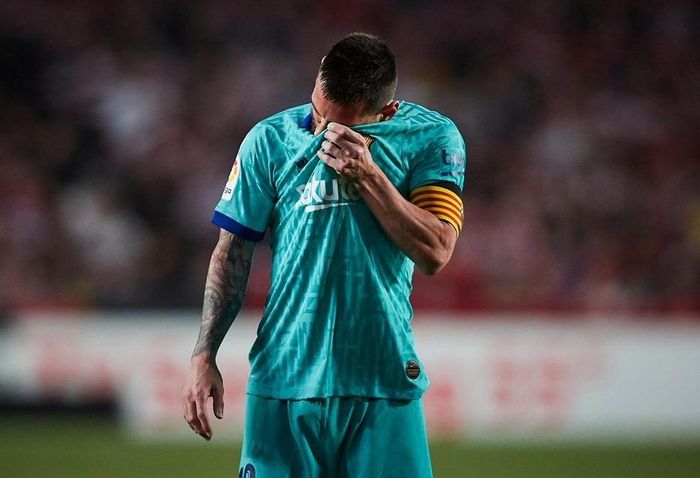 Messi đang trải qua quãng thời gian khó khăn cùng Barca và điều này có thể ảnh hưởng tới cuộc đua Quả bóng Vàng châu Âu. Ảnh: Reuters.