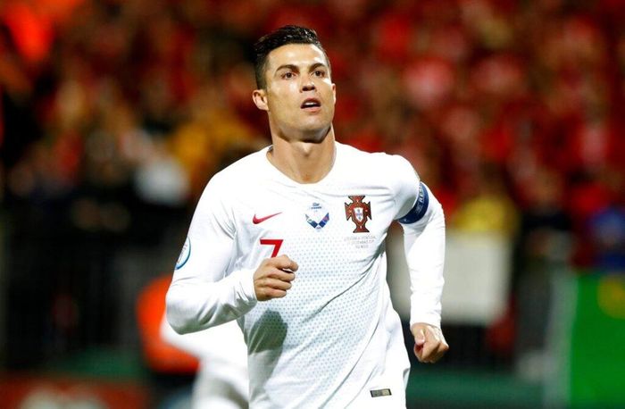 Ronaldo cũng khao khát có Quả bóng Vàng thứ 6 trong sự nghiệp. Ảnh: Getty.