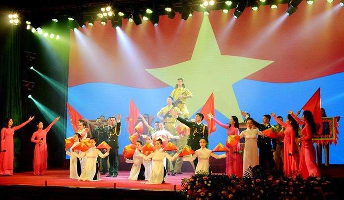  Tiết mục của Đoàn nghệ thuật quần chúng Bộ CHQS TP Đà Nẵng.