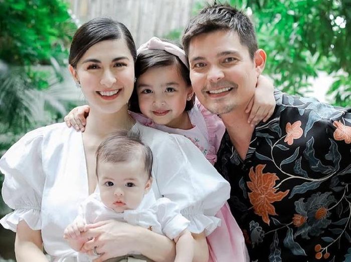 Hai con của nữ diễn viên thừa hưởng nét đẹp của cha lẫn mẹ. Nhiều lần 2 bé trở thành tâm điểm chú ý, nhận nhiều lời khen ngợi nhờ sở hữu vẻ ngoài xinh xắn, dễ thương với khuôn mặt bầu bĩnh, đôi mắt đen, tròn và làn da trắng hồng.