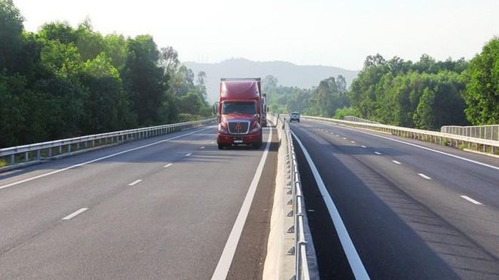 Cao tốc Đà Nẵng - Quảng Ngãi vốn đầu tư 34.000 tỷ đồng nhưng cứ mưa là hỏng