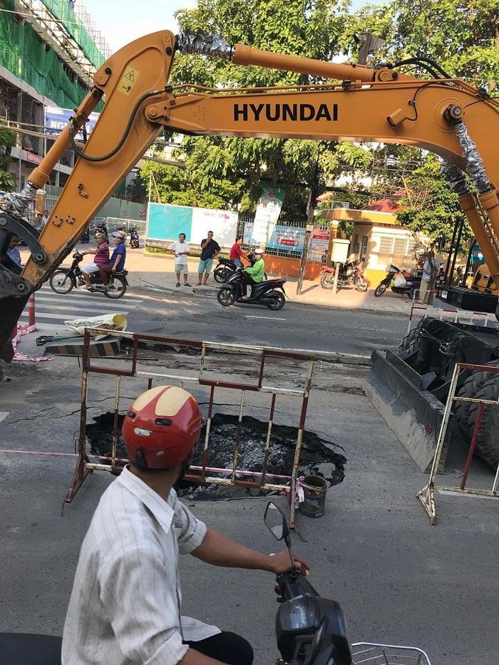 Khu vực hư hỏng đang được sửa chữa, khắc phục (ảnh: KTĐT).
