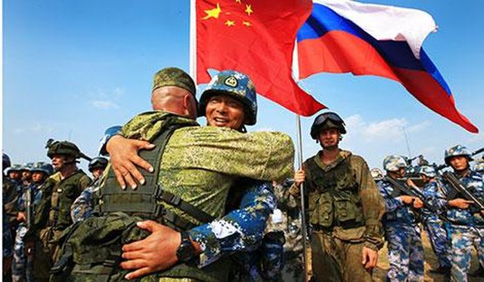 Quân đội Nga và Trung Quốc có nhiều hợp tác trong thời gian gần đây. Ảnh: The London post.