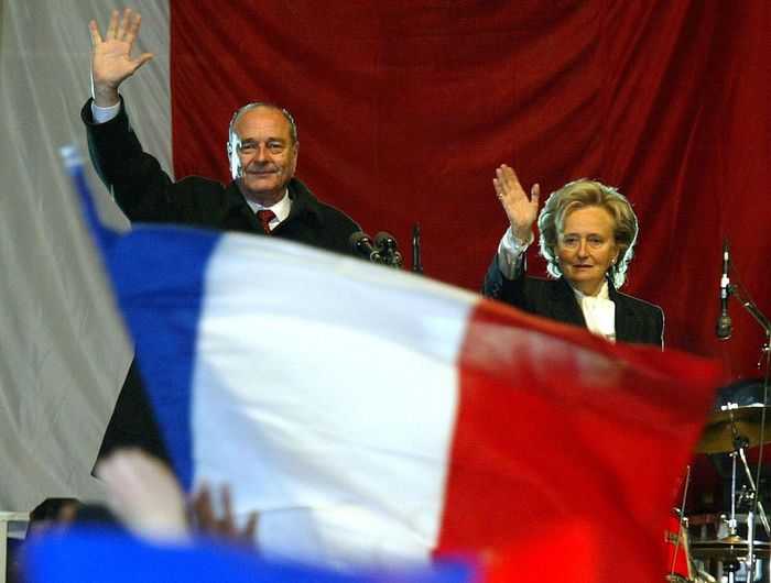 Một trong những cải cách lớn nhất của ông Chirac là giảm nhiệm kỳ tổng thống từ 7 năm xuống còn 5 năm. Với nhiệm kỳ đầu thành công và một cảm giác tích cực bao trùm châu Âu sau sự ra đời của đồng euro, ông Chirac thắng cử nhiệm kỳ thứ 2 vào năm 2002. Ảnh: Reuters.