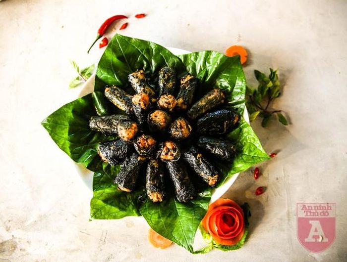 Ăn chay có thể giải quyết một số vấn đề môi trường như: Hạn chế việc nuôi gia cầm, gia súc để lấy thịt, ngừng việc đánh bắt thủy sản, không phí phạm thực phẩm để nuôi gia súc