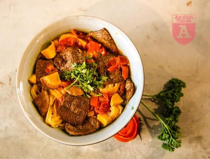  Phở bò sốt vang 