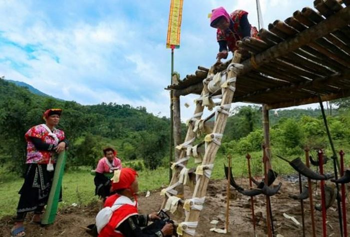 Sau lễ tế trời, các đệ tử được nhận ấn từ thầy, chính thức trở thành các đại pháp sư.