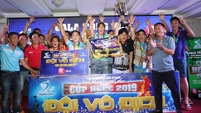Minh Nhật FC vô địch giải đấu Thể thao Thiên Long - Cúp Hele 2019. Ảnh: Đức Đồng