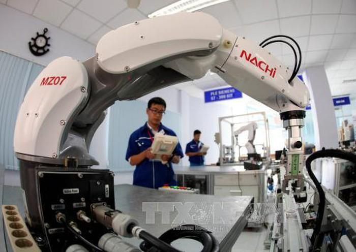 Xưởng thực hành Tự động hóa tại Trung tâm Đào tạo Khu công nghệ cao Thành phố Hồ Chí Minh. Ảnh: TTXVN.