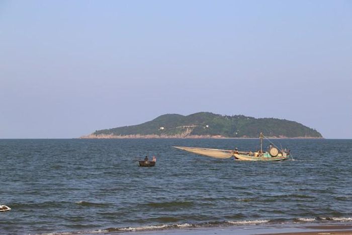Không còn những cái nắng vàng rực rỡ của những ngày hè, Cửa Lò vẫn tuyệt đẹp với chút tĩnh tại, dung dị và yên bình