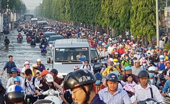 Đây là tuyến đường thuyền xuyên bị ngập, xảy ra ùn tắc mỗi khi triều cường.