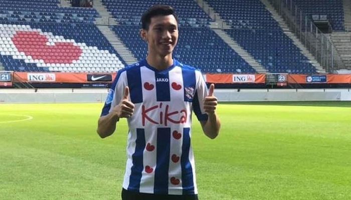 Văn Hậu sáng cửa đá chính SC Heerenveen