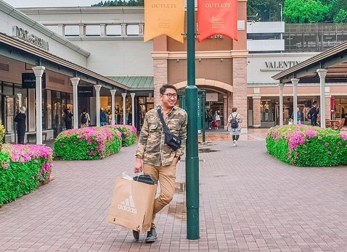 Du khách đi du lịch một mình thường tìm hiểu khá kỹ những thông tin về điểm đến để đặt dịch vụ lữ hành.