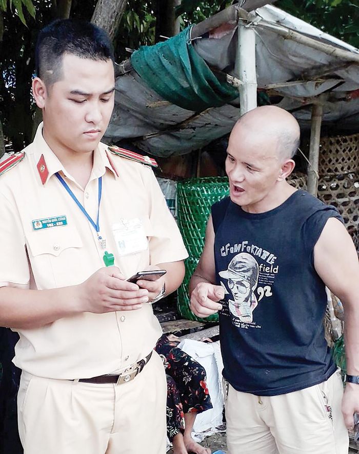 Trung úy Nguyễn Quốc Cường, tổ trưởng tổ công tác xác minh thông tin về trường hợp của anh Nguyễn Văn Luân.