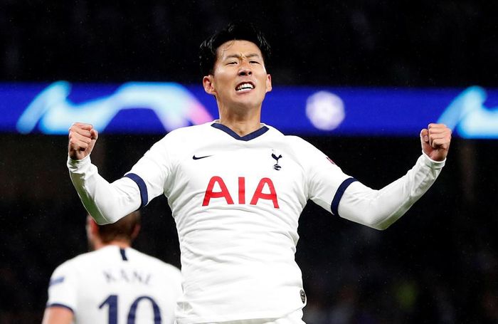  Sau vài cơ hội bị bỏ lỡ, chân sút người Hàn Quốc mang về bàn mở tỷ số cho Spurs ở phút 12. 
