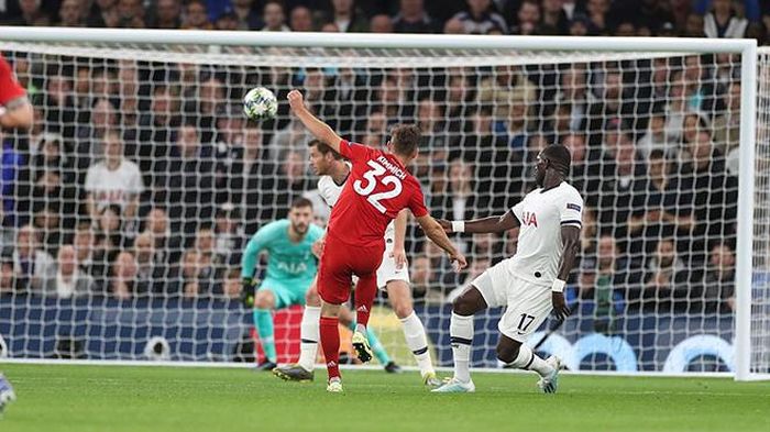 Kimmich gỡ hòa 1-1 cho Bayern