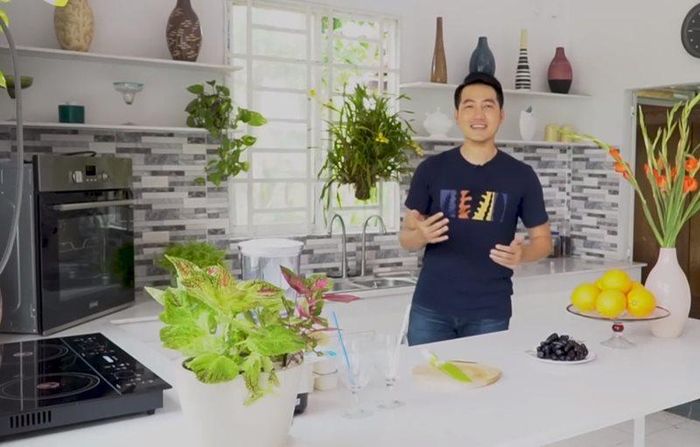 Góc bếp nhà ca sĩ Phi Hùng.
