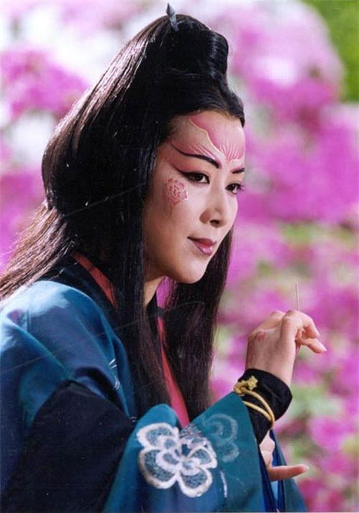 Đông Phương Bất Bại Mao Uy Đào trong Tiếu ngạo giang hồ (2001)