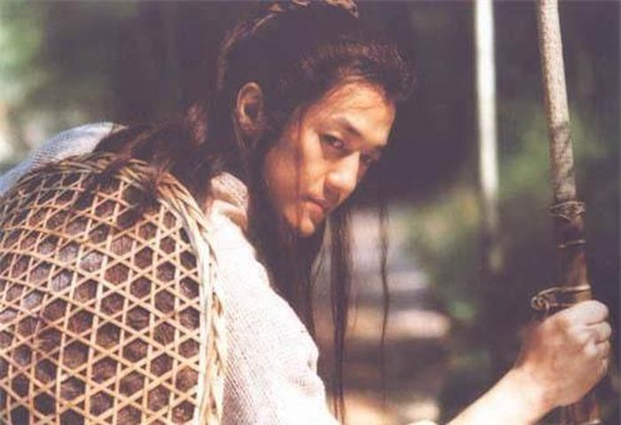 Tạo hình Lệnh Hồ Xung của Lý Á Bằng trong Tiếu ngạo giang hồ 2001