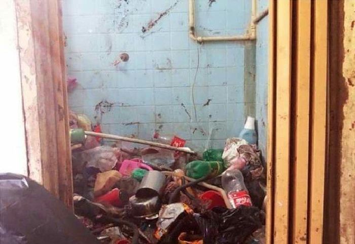Chủ nhà đã vô cùng choáng váng khi cánh cửa được mở ra.