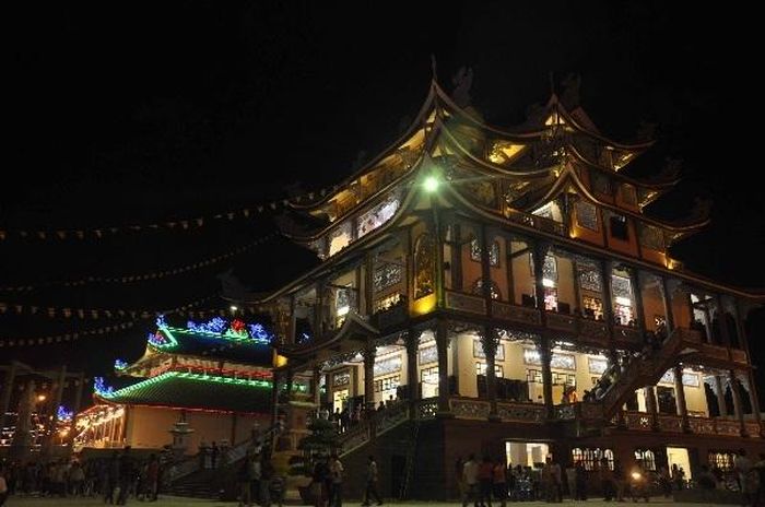 Chùa Hội An về đêm