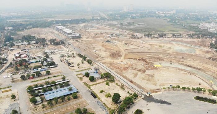 Đường đua F1 tại Hà Nội có chiều dài 5,565km, gồm 22 góc cua kinh điển được kế thừa và lấy cảm hứng từ những đường đua hấp dẫn nhất thế giới như ở ở Đức, Monaco và Nhật Bản...