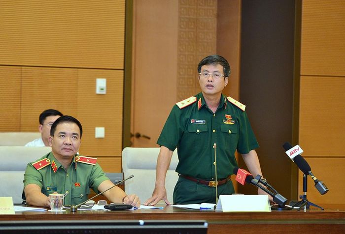  Phó chủ nhiệm Ủy ban Quốc phòng và An ninh của Quốc hội Nguyễn Hải Hưng phát biểu tại phiên họp chiều 4-10. 