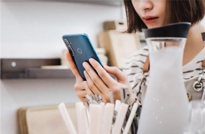 Trên tay Realme 5 Pro