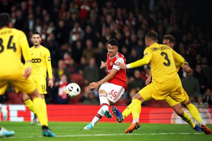 Arsenal thắng Standard Liege 4-0 ở lượt trận thứ hai vòng bảng Europa League với hai bàn thắng của cầu thủ 18 tuổi Gabriel Martinelli 