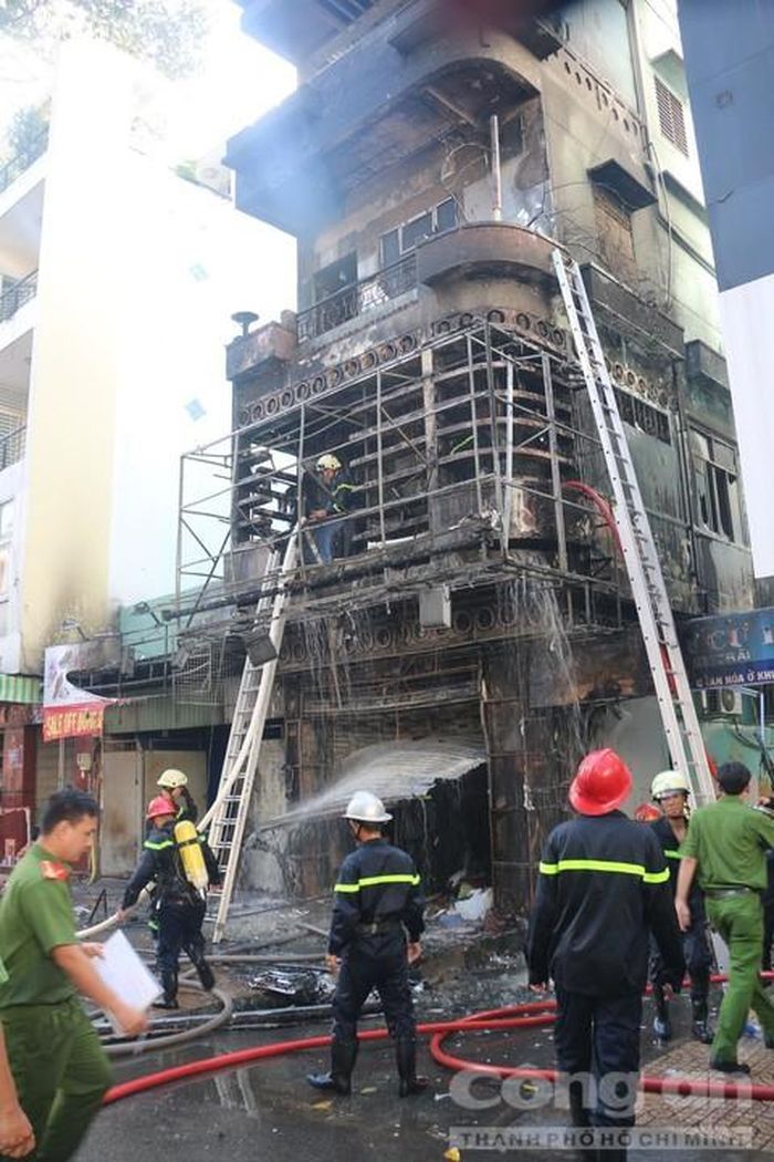 Lực lượng Cảnh sát PCCC &amp; CNCH kịp thời dập tắt đám cháy tại khu vực trung tâm thành phố