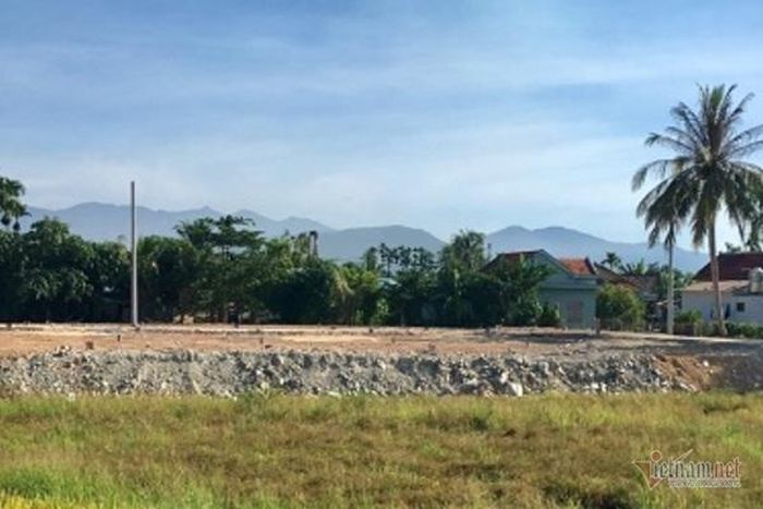 Quảng cáo hoành tráng nhưng dự án Verona cũng chỉ kịp đổ đất rồi phân lô bán. Hạ tầng gần như bằng không