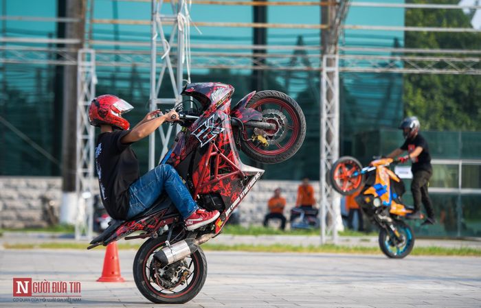Bên cạnh màn diễu hành, các màn trình diễn kỹ thuật, drift cũng được đông đảo mọi người quan tâm.