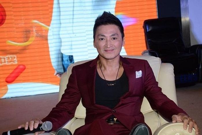 Hà Gia Kính độc thân ở tuổi 60