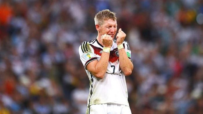 Schweinsteiger luôn thi đấu như một chiến binh. Ảnh: ESPN. 