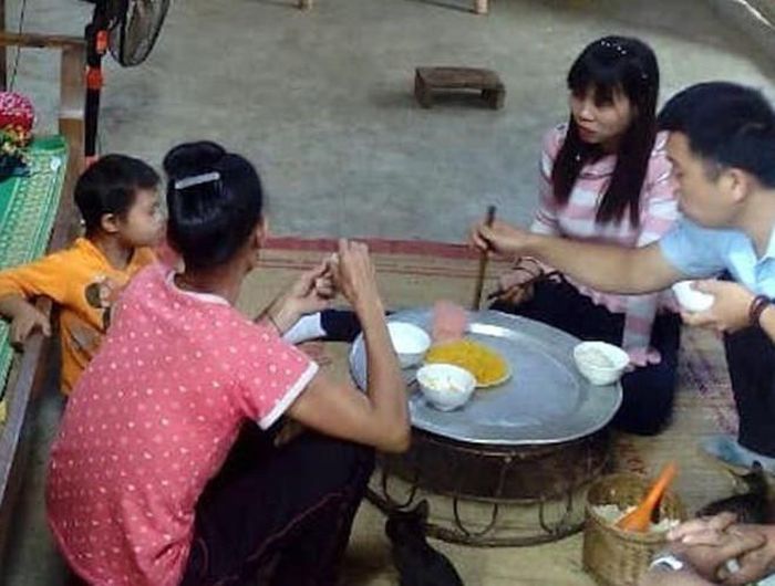 Cuối năm 2011, Lô Thị M (trú tại huyện Tương Dương, Nghệ An) bất ngờ mất tích. Gia đình tìm kiếm khắp nơi, cùng với sự giúp đỡ của cơ quan chức năng nhưng không tìm thấy. Mọi giả thiết được đặt ra về sự mất tích, có thể do bắt cóc hoặc đã mất