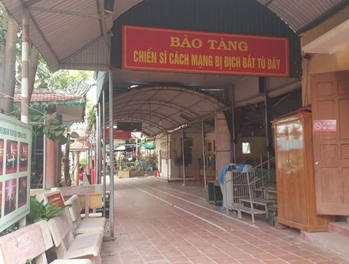 Câu chuyện hội ngộ này được ví như truyện cổ tích giữa đời thực. Trong khoảng thời gian mất tích, chị Huyền mất trí nhớ, bươn trải sinh sống, làm việc ở khắp mọi nơi. Phận đời trôi dạt như thế nào khi chị trở về Việt Nam và tìm thấy gia đình qua chính cuốn sách cũ mà người cha đã tặng trước khi đi du học
